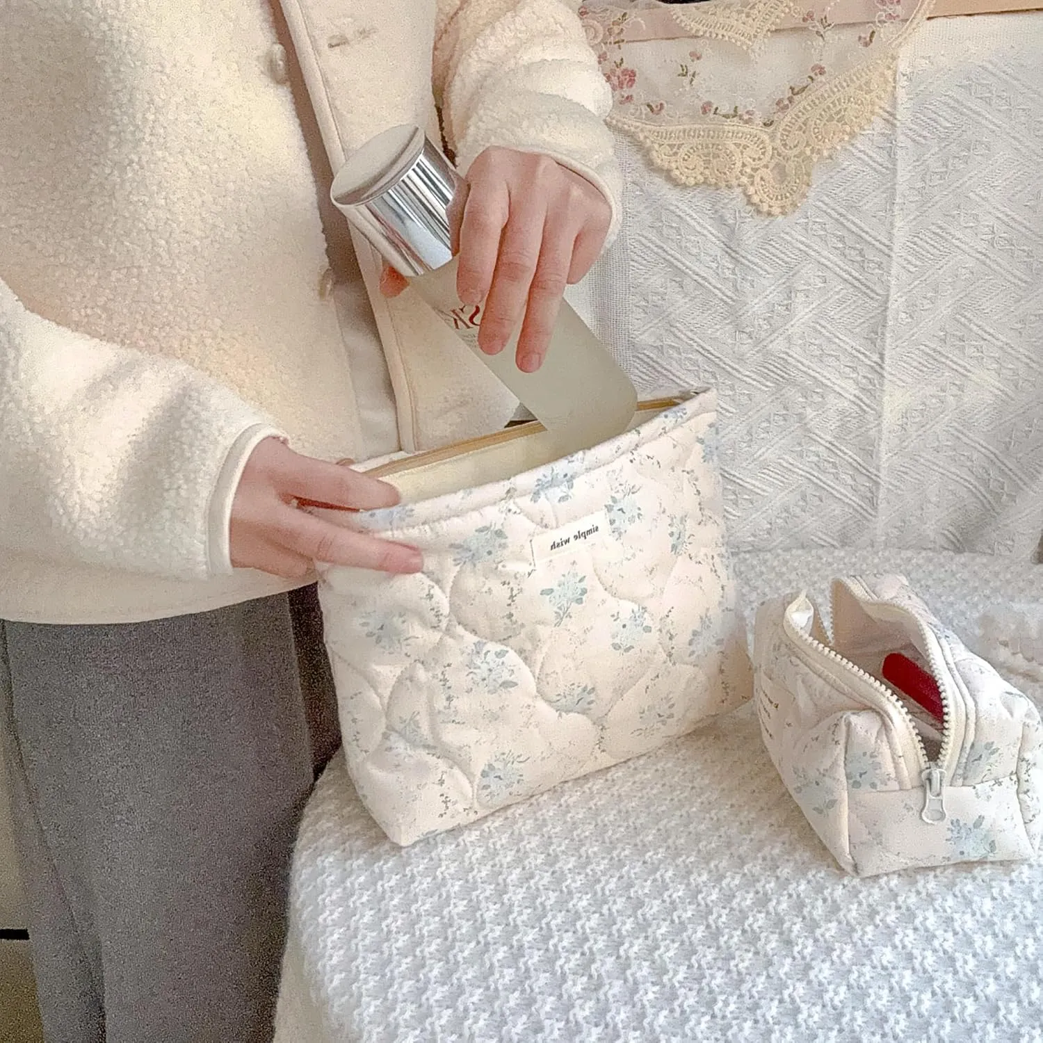 2 Pieces Floral Makeup Bag, Cute Travel Quilted Pouch Cosmetic Bag Organizer, Small Cotton Coquette Aesthetic Purse Toiletry Bag for Women Girls accessories (2PCS-Blue Floral)