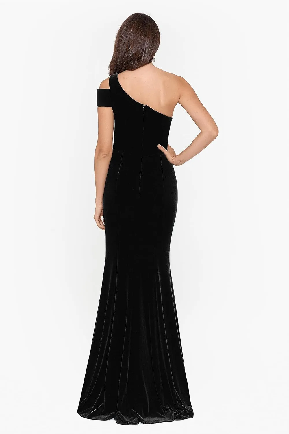 Betsy & Adam Women's Long Velvet Sleeveless One Cold Shoulder Stretch Sheath Gown