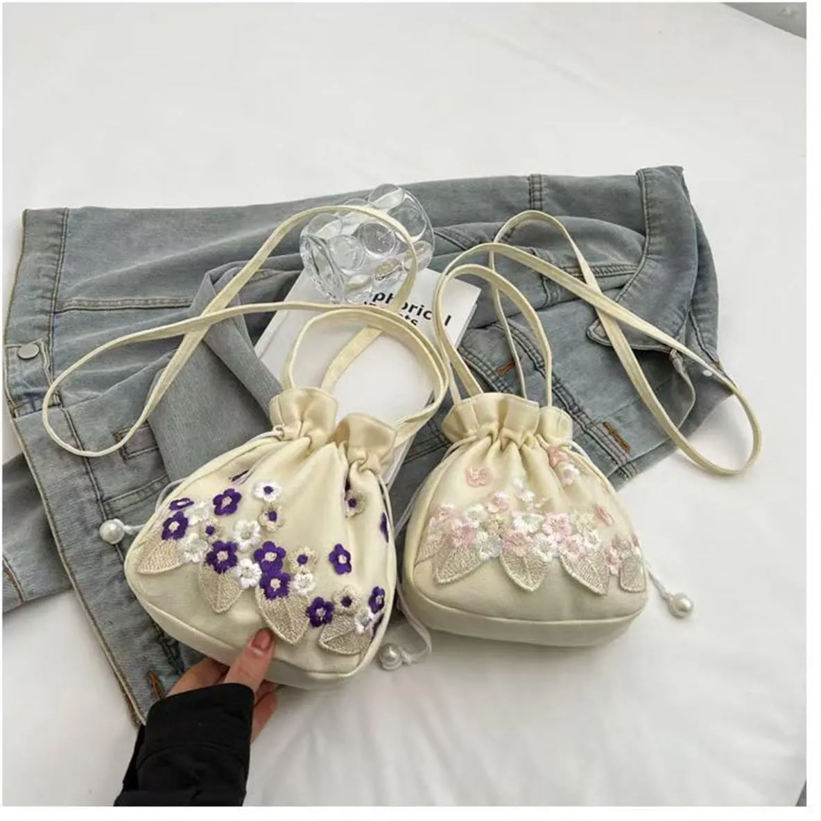 Chinese women's lace handbag, retro embroidered qipao diagonal cross bag, suitable for dinners and weddings
