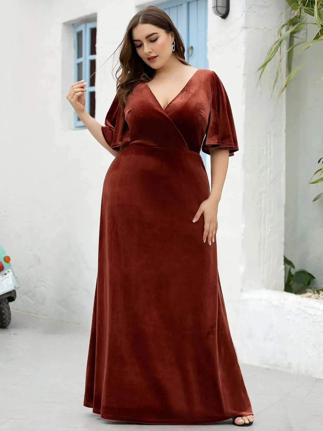 Ever-Pretty Women's Retro V-Neck Ruffles Sleeves A-line Velvet Maxi Winter Plus Size Formal Dress 00861-DA
