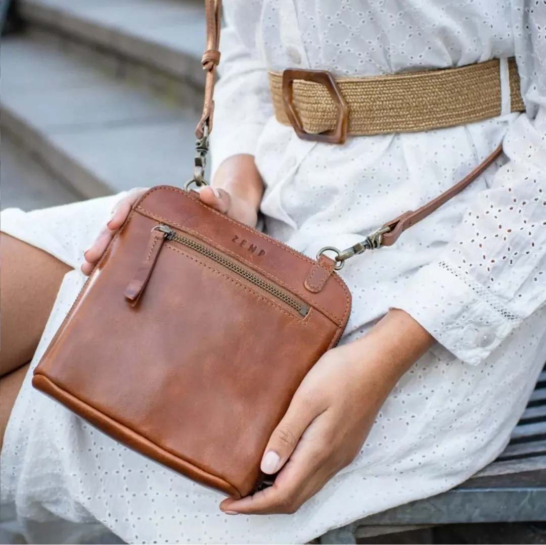 Florence med in Waxy Tan