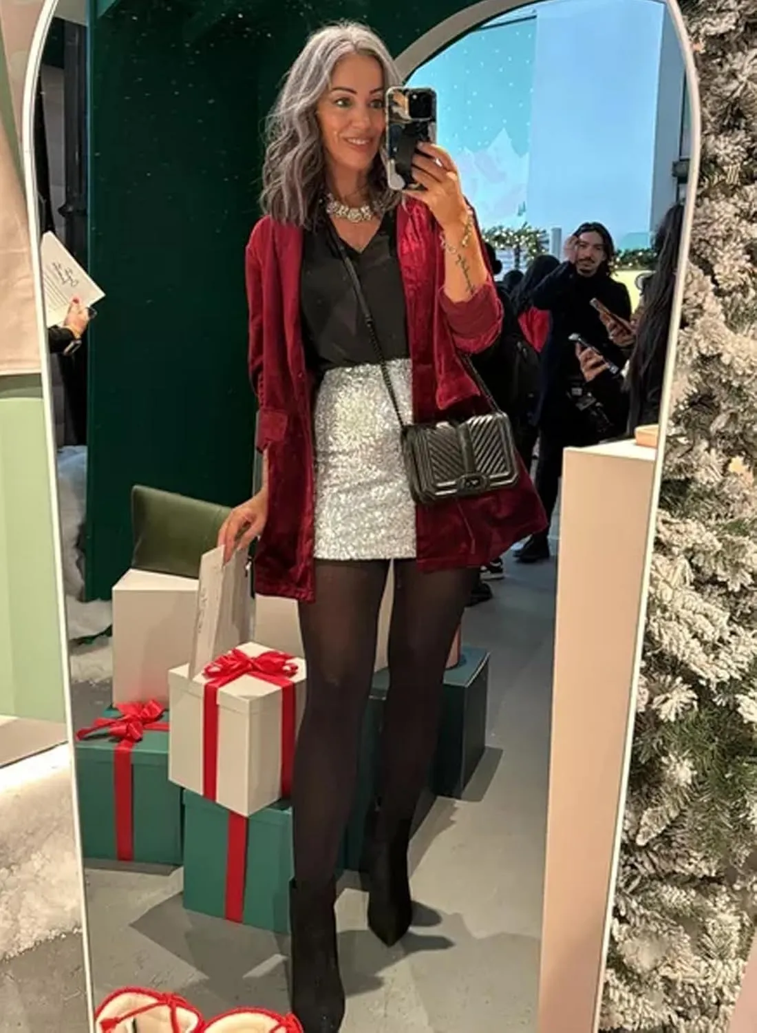 Happy Sailed Women's Velvet Blazer Jackets Casual Long Sleeve Lapel Collar Pocketed Blazer Suits Work Outfits
