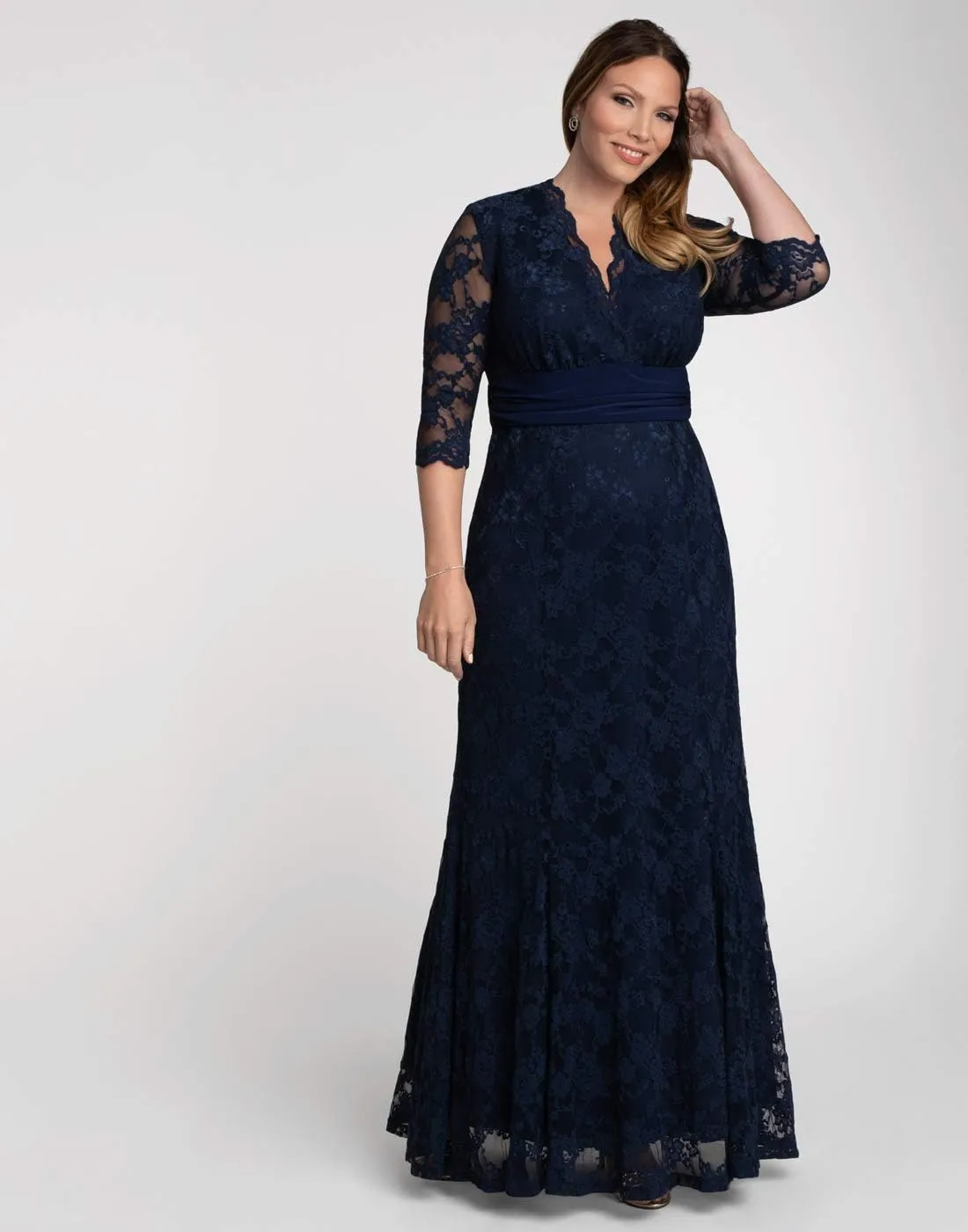 Kiyonna Women's Plus Size Screen Siren Lace Evening Gown
