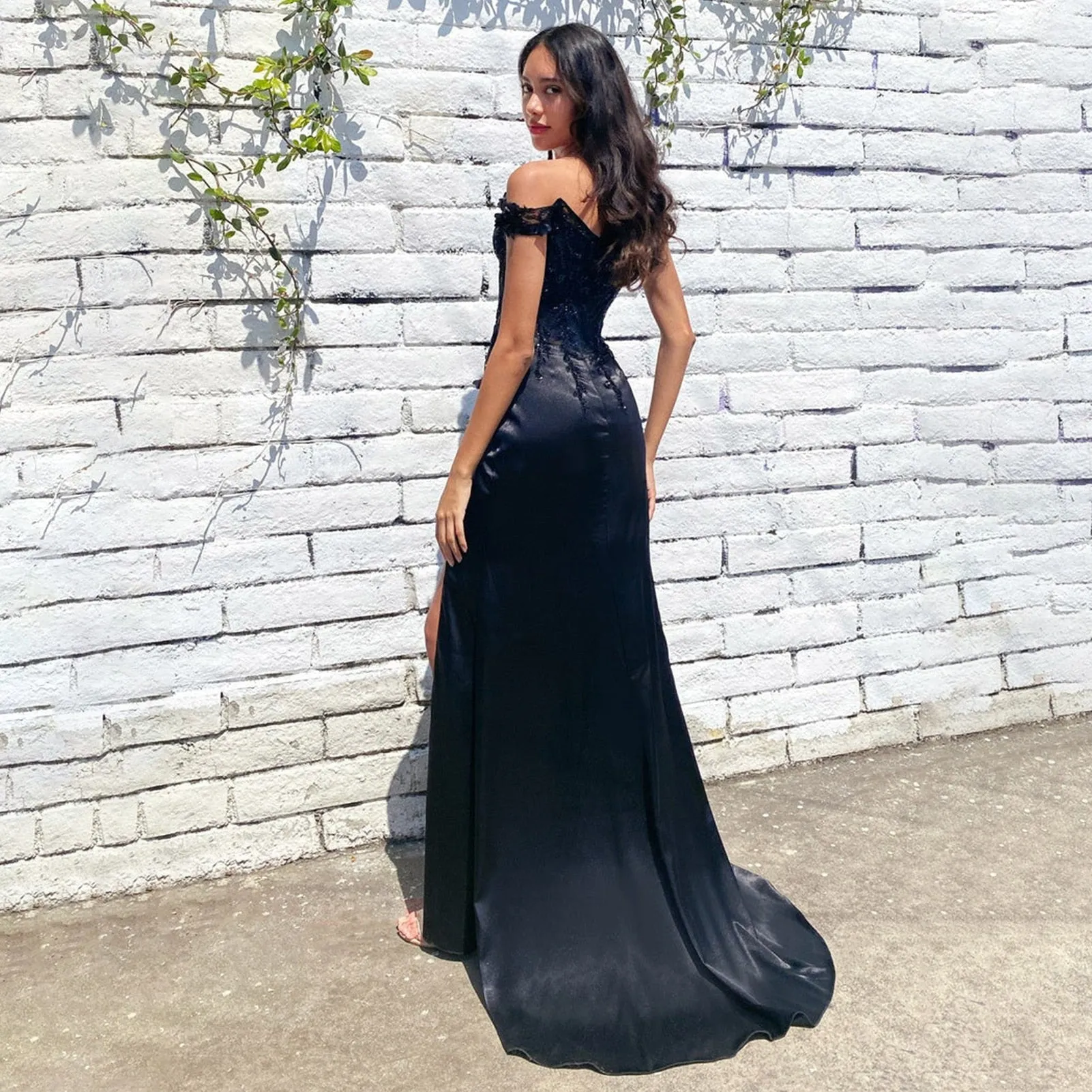 Luxury Lace Appliques Prom Dress Cap Sleeve Long Party Gown With Satin Train Sexy Side Slit Off-Shoulder Evening Dresses