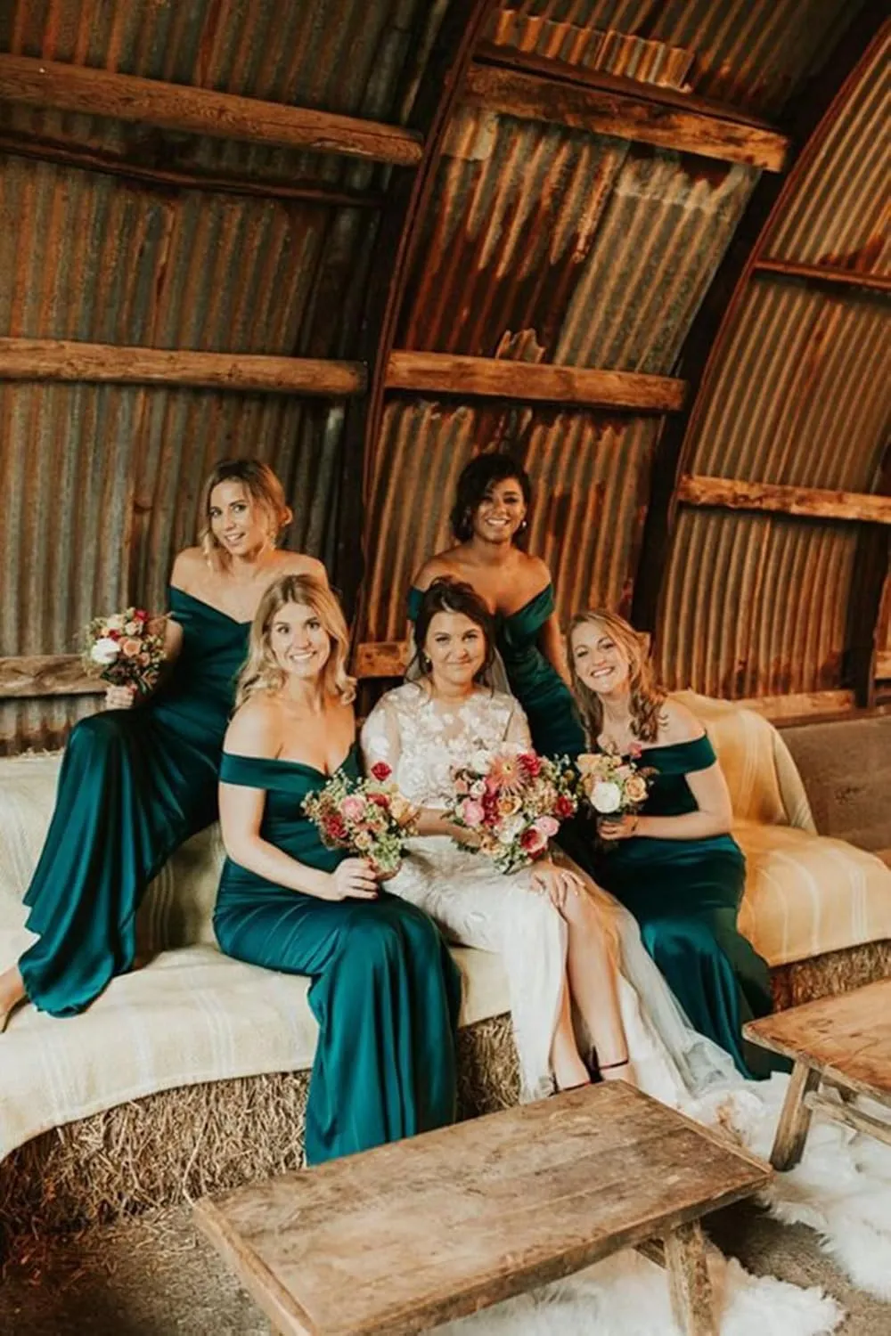 Off Shoulder Mermaid Bridesmaid Dresses for Wedding Satin Formal Evening Gowns Bodycon Prom Dress with Train