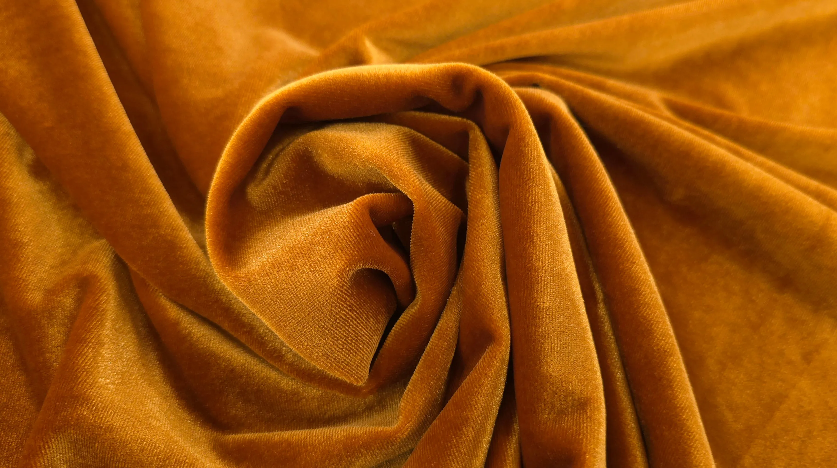 One Way Stretch Velvet Ginger