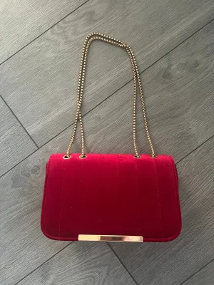 Red Velvet Shoulder Clutch Bag With Gold Chain