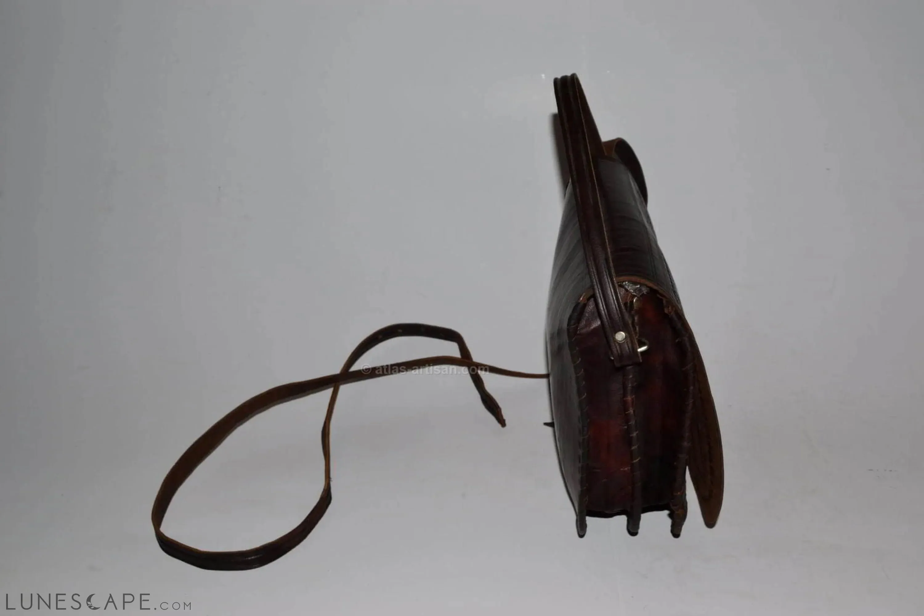 Sac Montes Hand-Tooled Leather Amazigh Messenger Bag