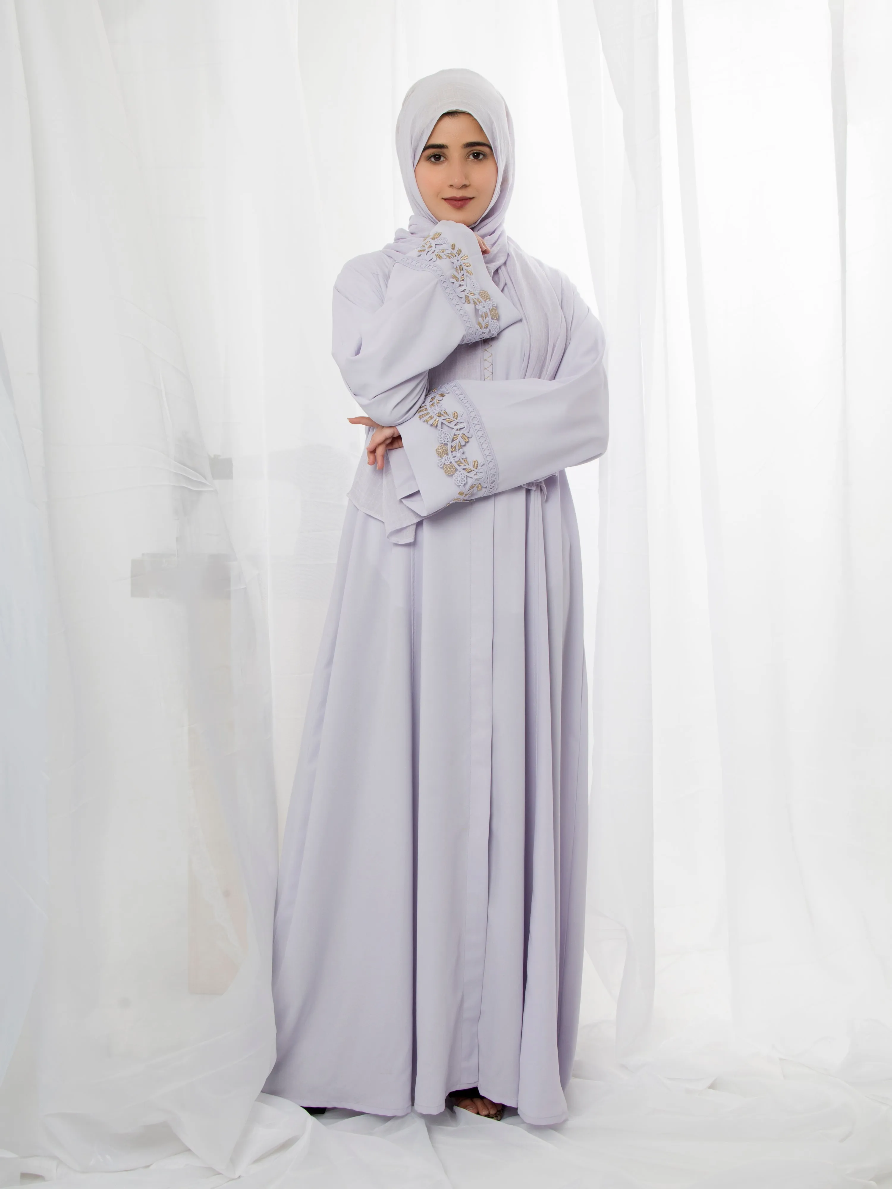 Samra Lace Abaya (Lilac)