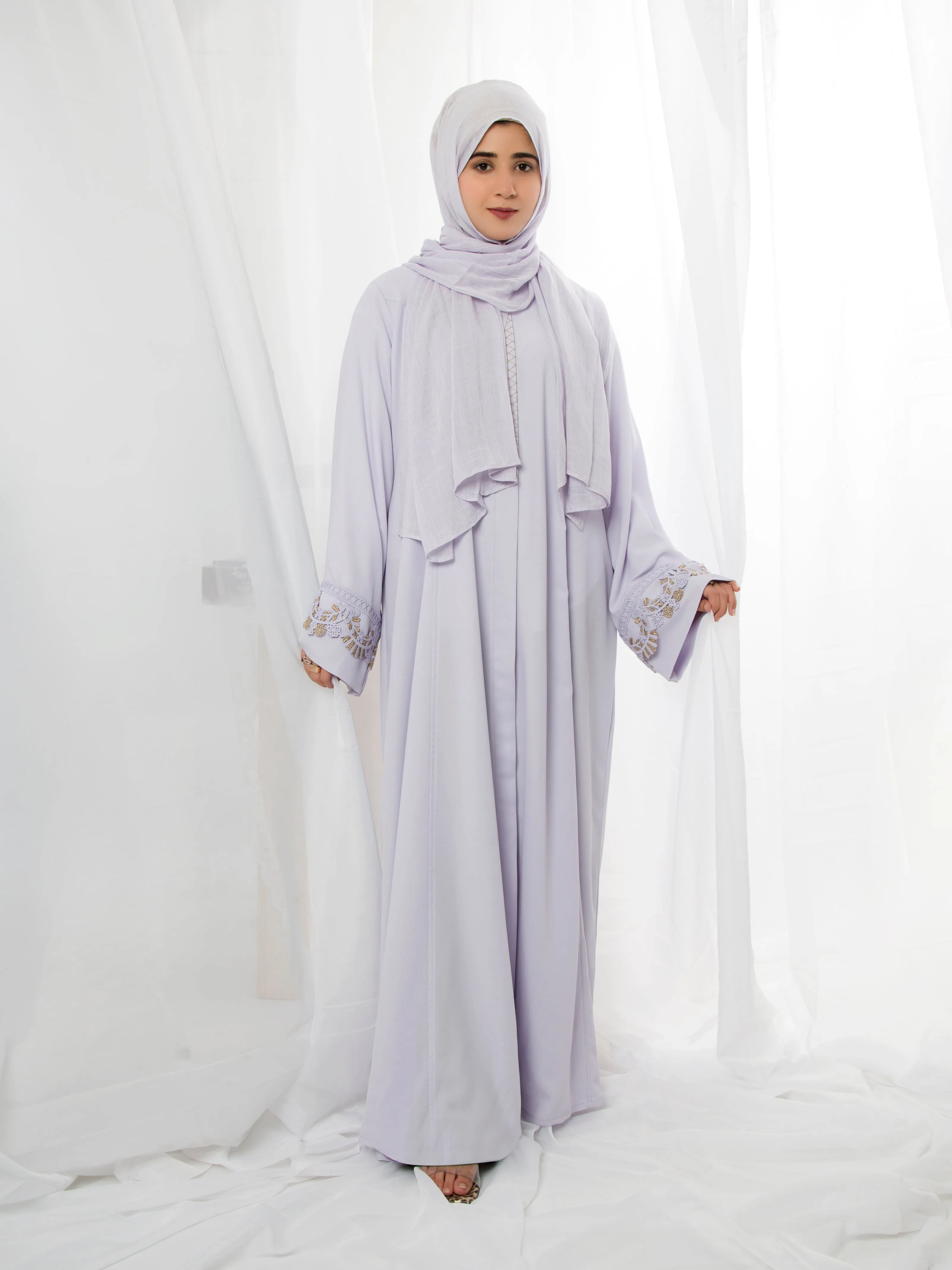 Samra Lace Abaya (Lilac)