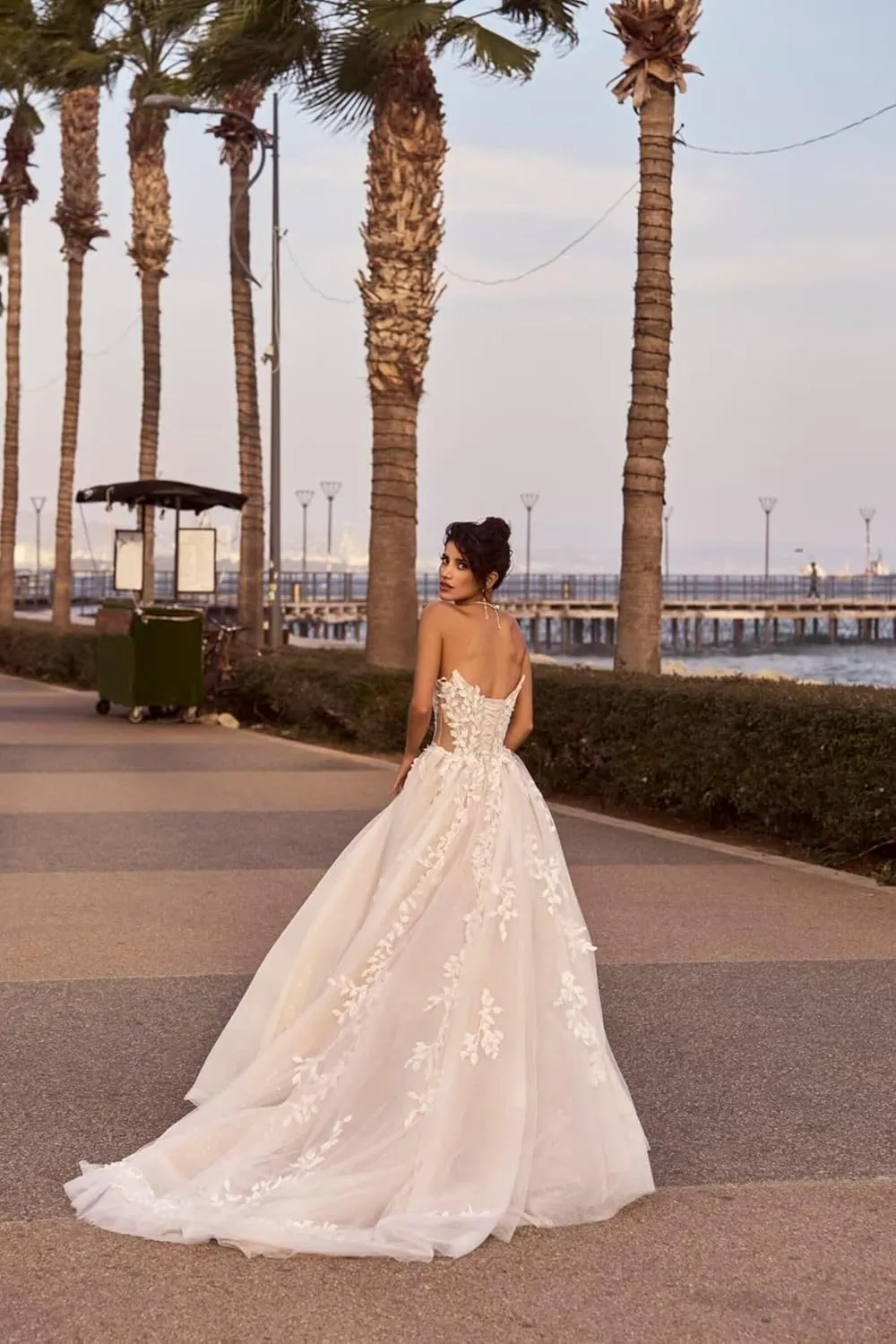 Strapless Lace Applique Wedding Dresses for Bride Long Beach Boho A Line Slit Tulle Bride Gowns