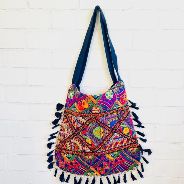 TASSELED SHOULDER BAG
