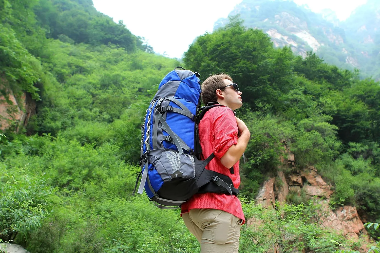 UNISTRENGH 80L Internal Frame Backpacks Outdoor Nylon Hiking Backpack Water-resistant Trekking Bag with Rain Cover for Camping Mountaineering Traveling (Blue)